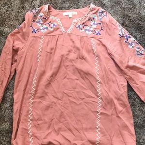 Flower embroidered 3/4’s sleeve shirt.